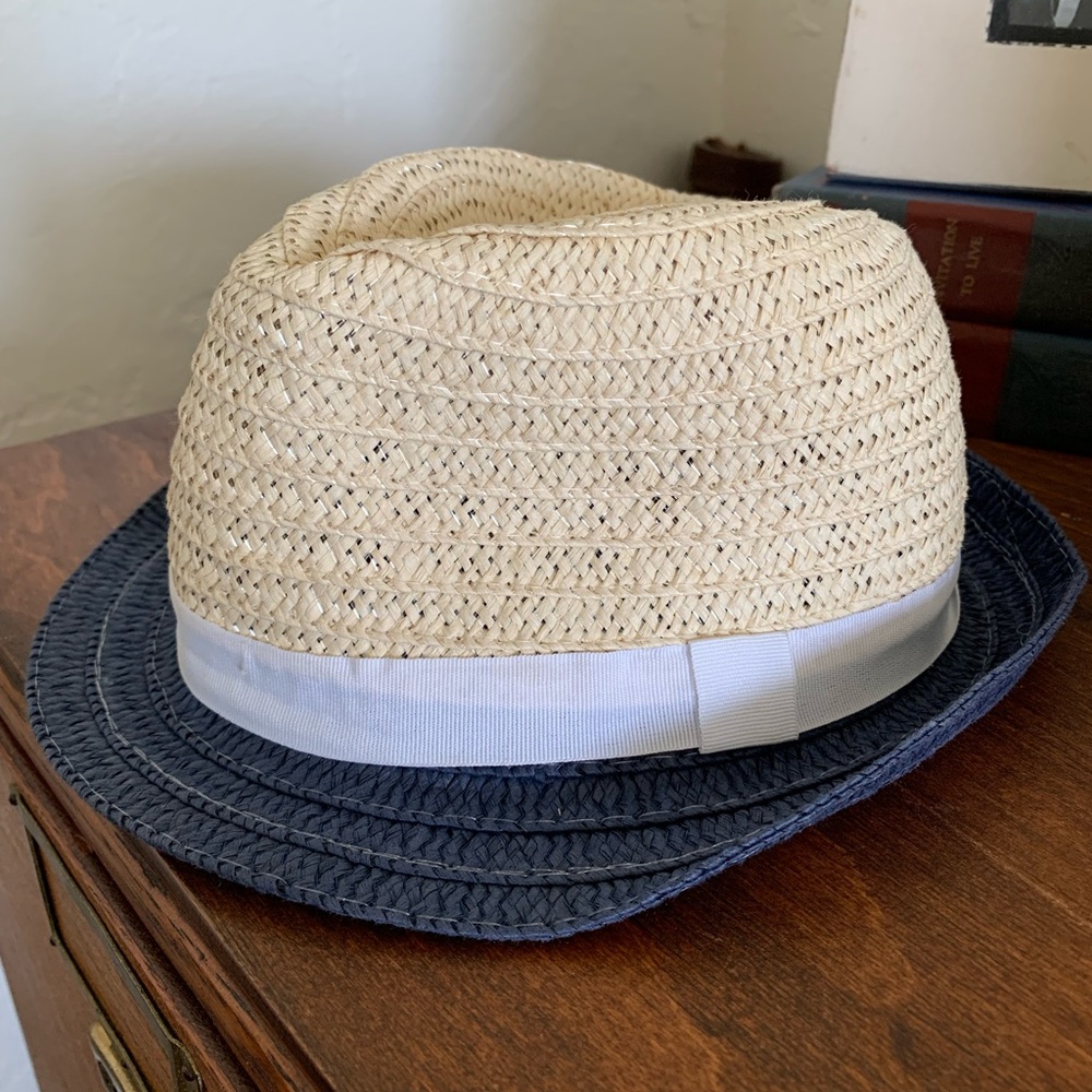 Stylish Two-Tone Fedora Hat